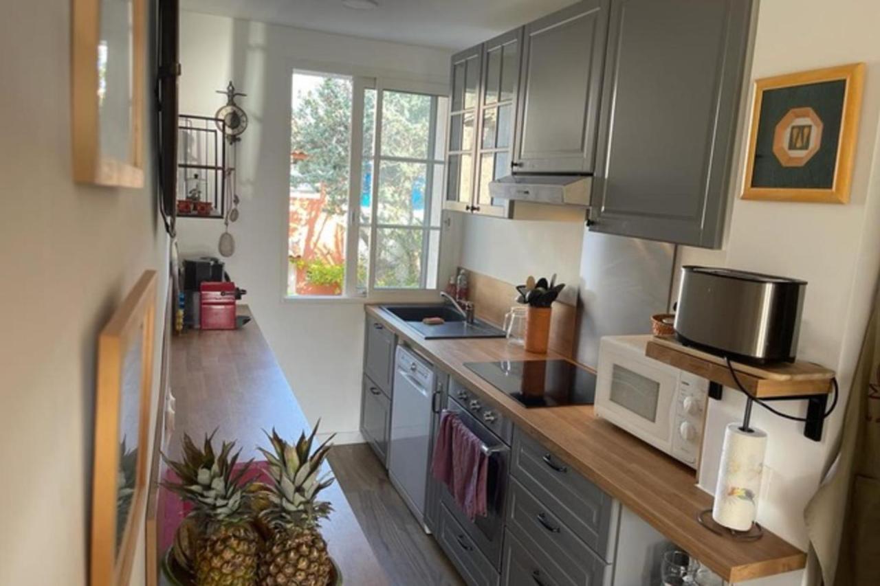 Charming Apartment Overlooking The Lake City グリモー エクステリア 写真